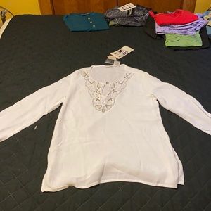 White stag long sleeve shirt size 4 to 6 small color white with sequins